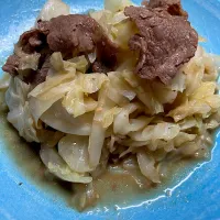 牛肉とキャベツの味噌オイスターソース|🐶たぬとんキッチンさん