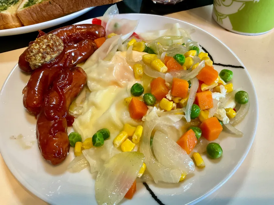 ワンタンの皮とミックスベジタブルの目玉焼き|Takeshi  Nagakiさん