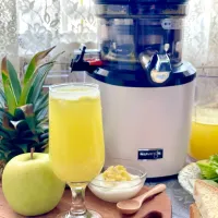 完熟パイナップルと青リンゴのコールドプレスジュースです|sucreroomさん