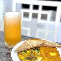 Veggie omelette + melon juice|FitMomDoc19さん