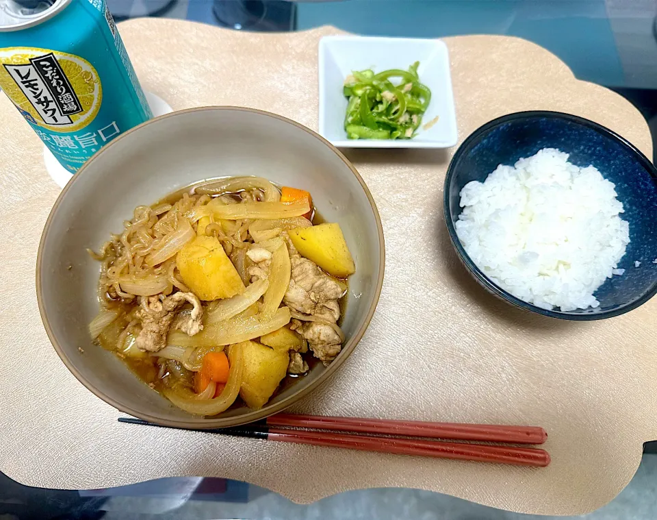 肉じゃが🥩🥔|S h i z🦋さん