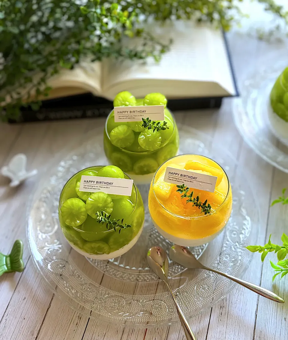 シャインマスカットゼリーとヨーグルトムース|マーブルさん