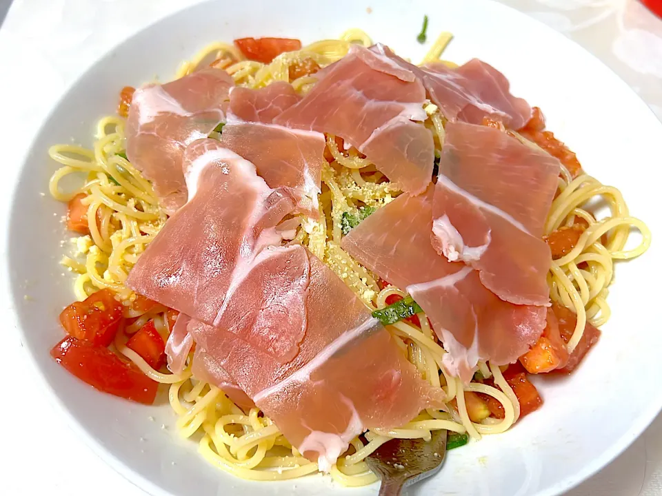 トマトと生ハムの冷製パスタ|べねねまるさん