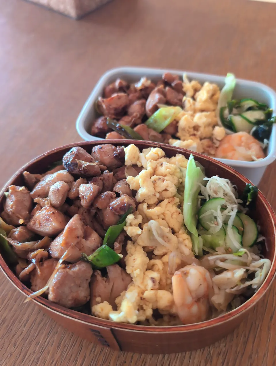 焼き鳥丼弁当|まきごろうさん