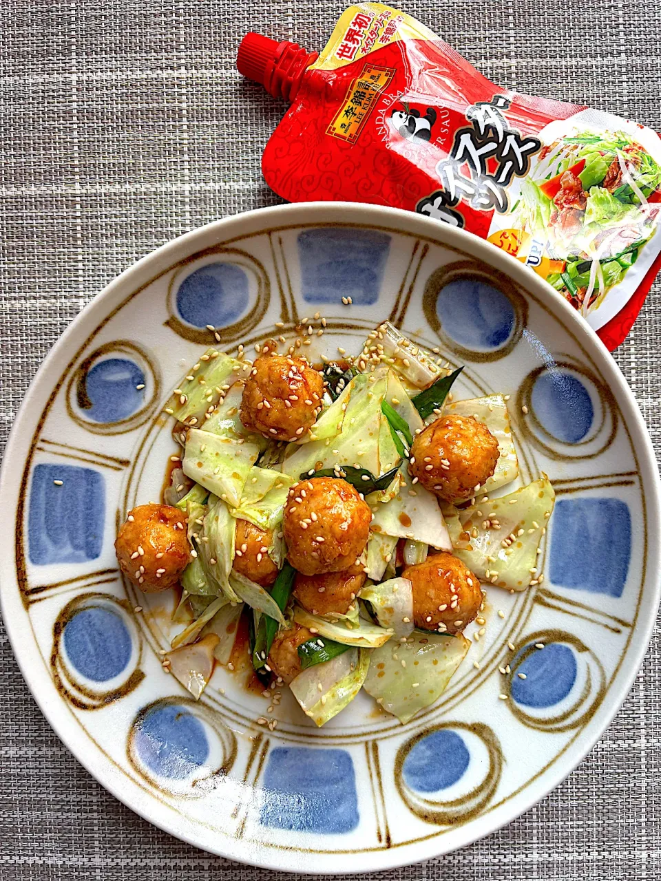 鶏団子とキャベツのオイスターソース炒め|栃倉 直人さん