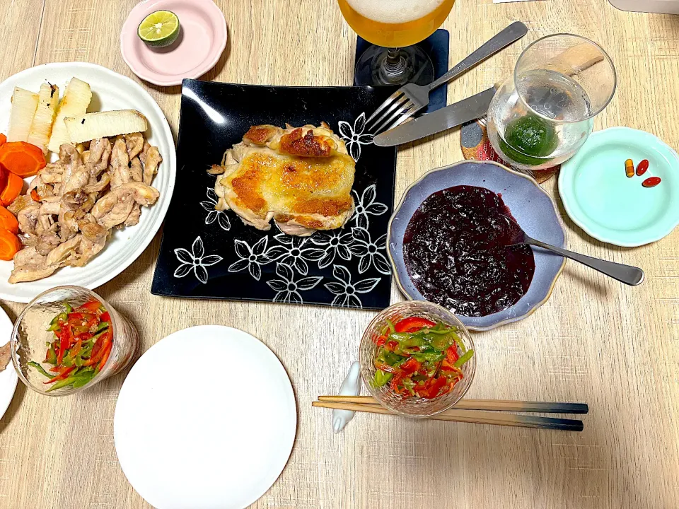 鶏ももとせせりのブルーベリーソース掛け、人参と山芋のグリル、パプリカピーマンのマリネ、薄切りバタール|みかふく_食生活見直し保健師ごはん。さん