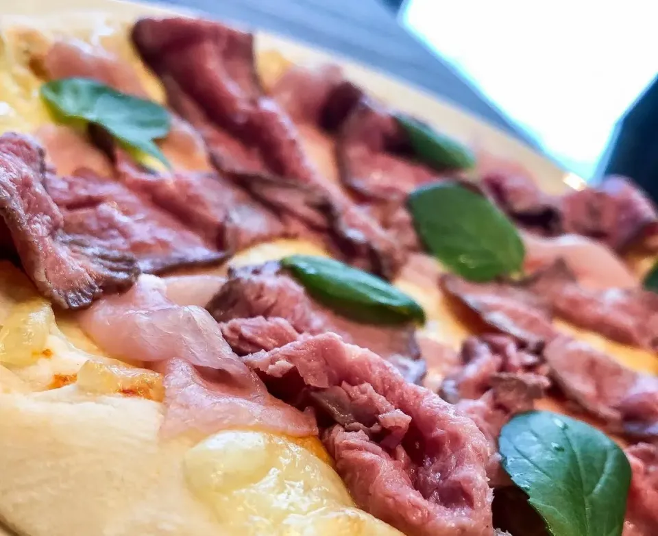 ローストビーフ乗せボリュームピザ|cocoさん