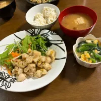 ぼんじりのねぎ塩焼き ほうれん草と豆腐の卵とじ なめこのお味噌汁| miyukitchen🍳さん