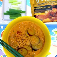 マッサマン茄子ネギカレーヌードル|パムpamuさん