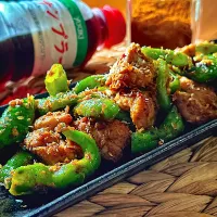 鶏とししとう、ココナッツのナンプラー炒め