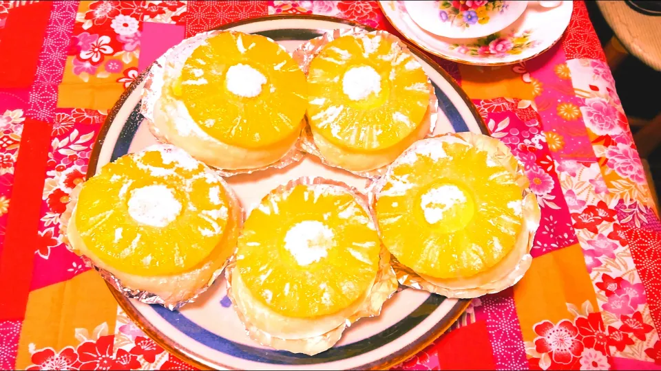 パイナップルカスタードパン。
スイーツのようなパン。|りささん