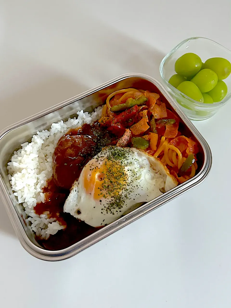 ロコモコ＆ナポリタン弁当|accoさん