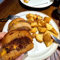 |花田🍖彩音さん