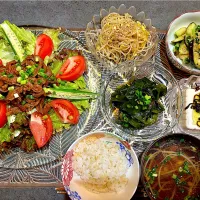 ビーフサラダと豆もやし、ナスビ、ワカメのナムル|あつこさん