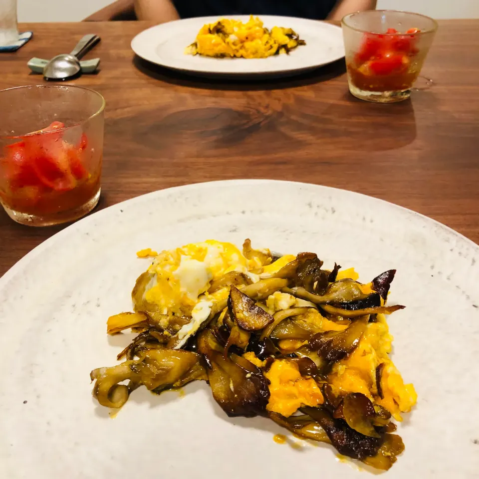 舞茸のレヴェルト、トマトのマリネ|タロッカ主夫見習いさん