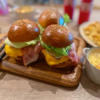 アレンジ自由自在🗽ハンバーガー🇺🇸|はる꒰(๑´•.̫ • `๑)꒱さん