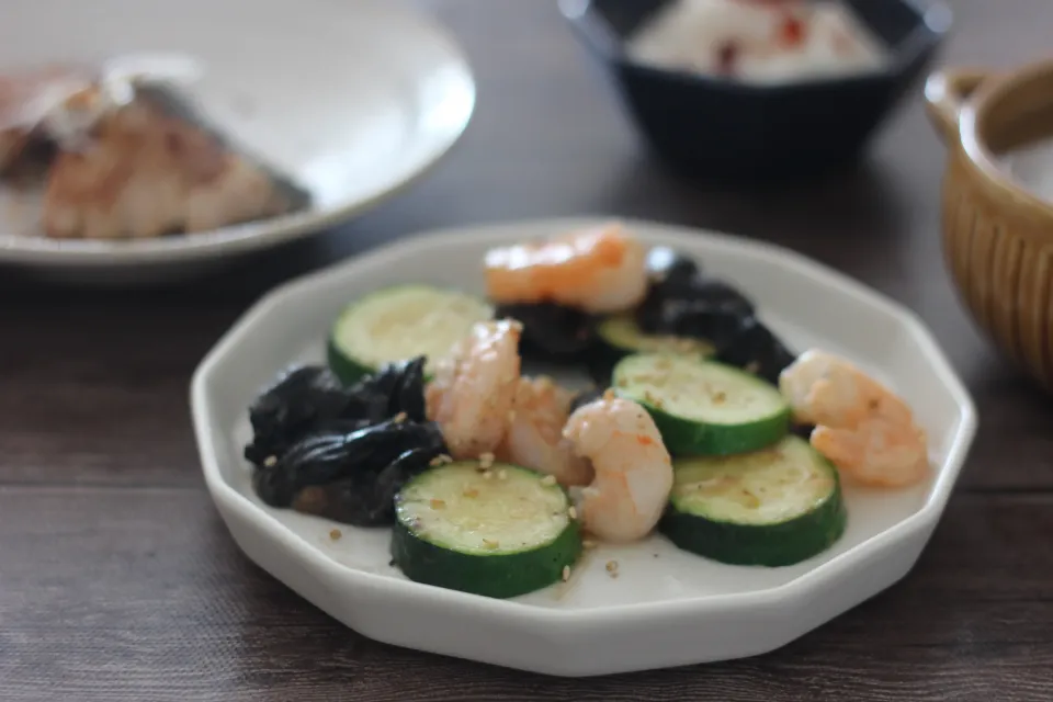 海老とズッキーニときくらげのナンプラー炒め|ちいさなしあわせキッチンさん