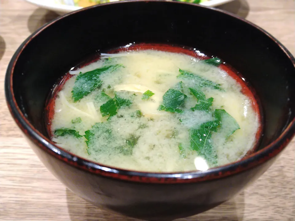 モロヘイヤの味噌汁|古尾谷りかこさん