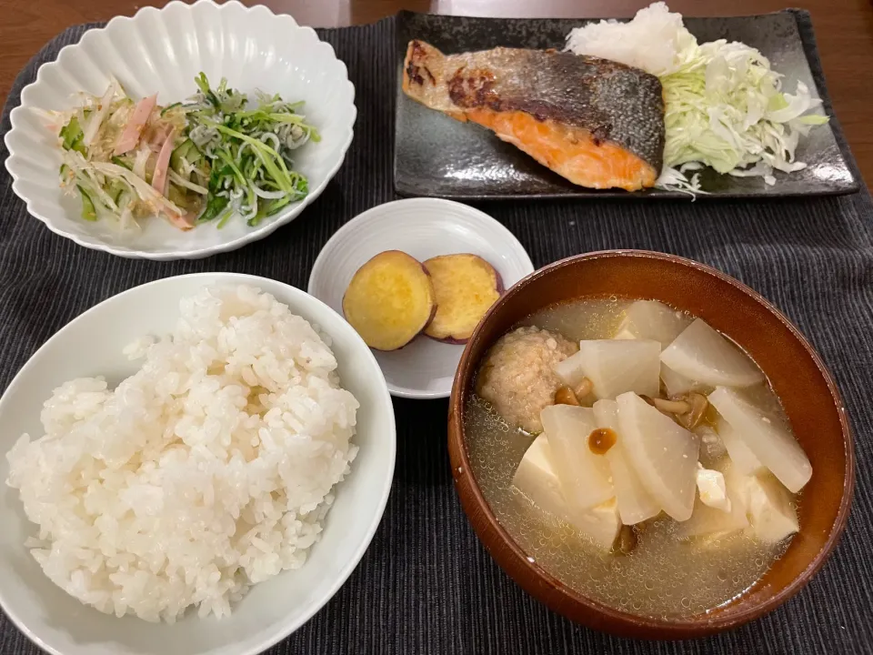 鮭の塩焼きメインのお夕飯|みーぬ | 楽しいお母さんの日々さん