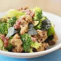 揚げ大豆ミートとブロッコリーの梅おかか海苔和え