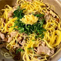 なめこと豚肉の生姜和風パスタ|コトコト煮つめますさん