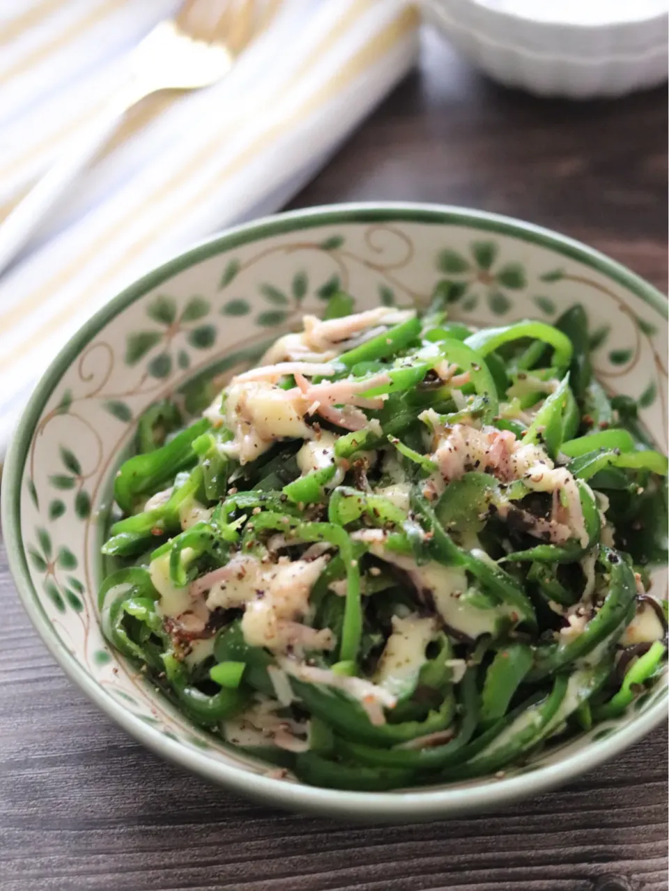 510268                                                                 #レンチンピーマンのやみつき和え |ともきーた (伊藤 智子)さん