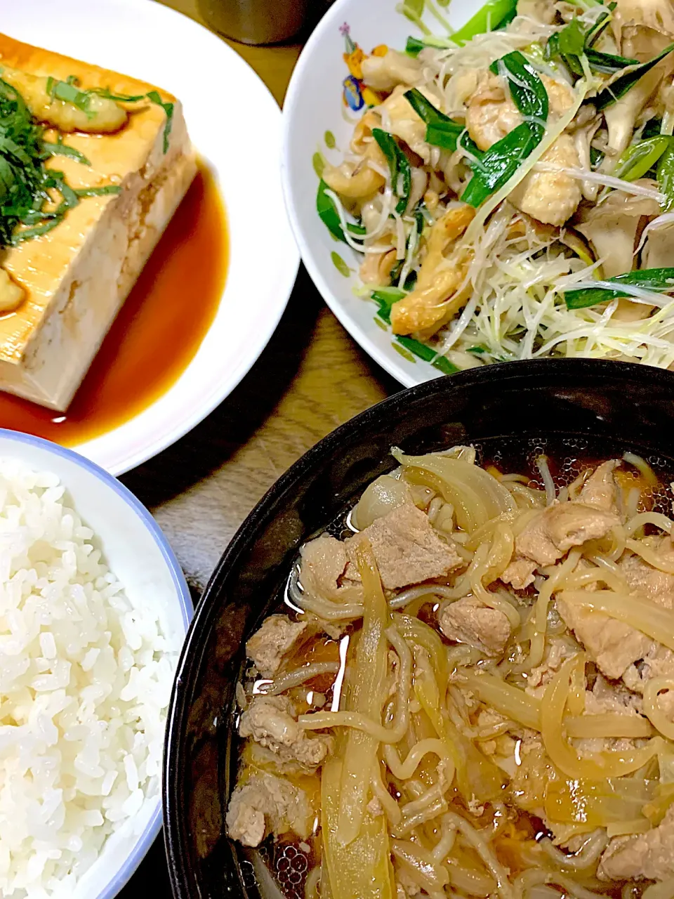 牛丼別盛＆鶏皮ニラ炒め|のんさんさん