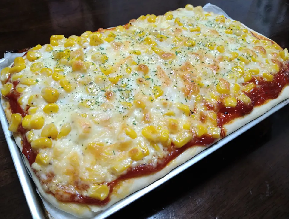 マヨコーンピザこんなん出ましたけど〜🤣🍕🌽|ソコツモノさん