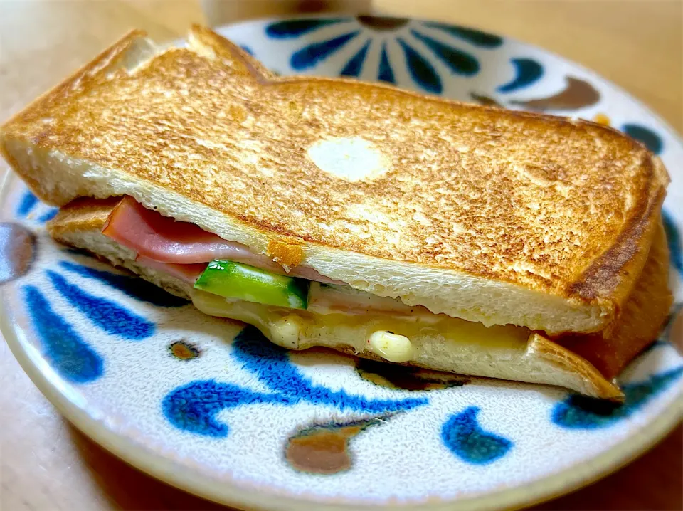 ハムチーズきゅうりのプレスサンド|deekay71さん