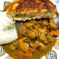 #セロリとニンジンのチキンカレー #チーズナン|トリさん