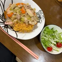 水菜サラダ あんかけ焼きそば|miyukitchen🍳さん