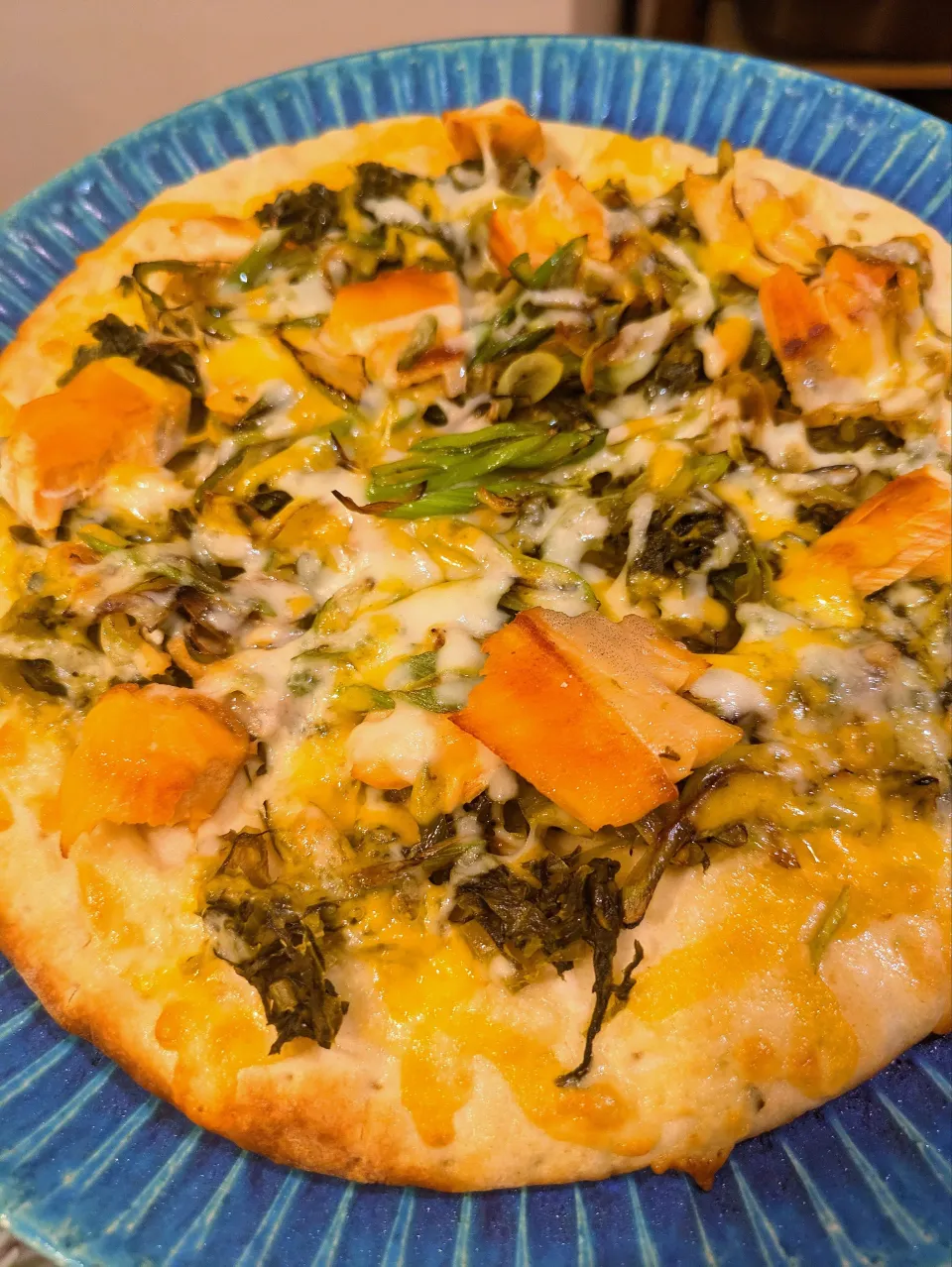 鮭と胡麻高菜と長ネギのピザ|ロギーさん