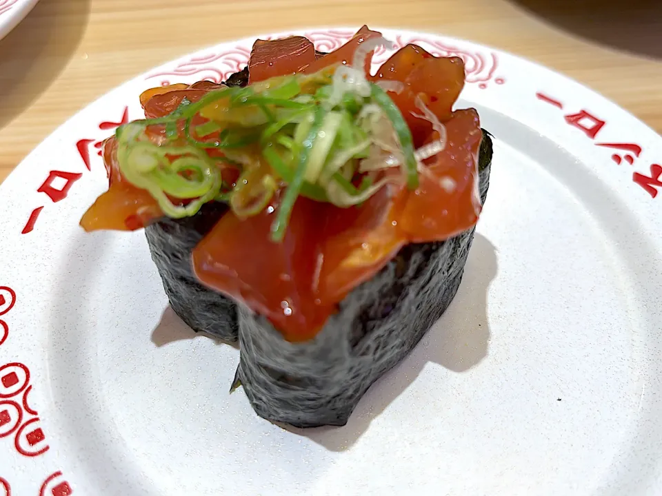 スシロー　まぐろユッケ(卵黄醤油)¥120|ずおとんさん