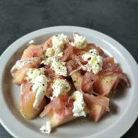 生ハムと桃のカプレーゼ|しんちゃんパパさん