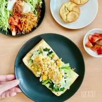栃尾揚げでカレー風味のゆで卵ピザ|FIKA789さん