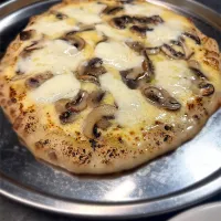 水牛モッツァレラとマッシュルームのピザ|orchidさん