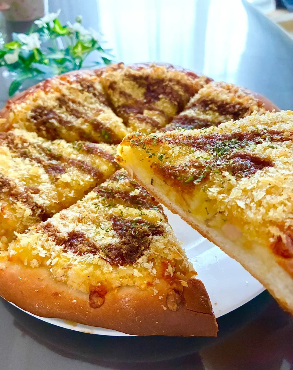 コロッケピザ〜コロッケとピザが合体した！？〜|あやめもちもちさん