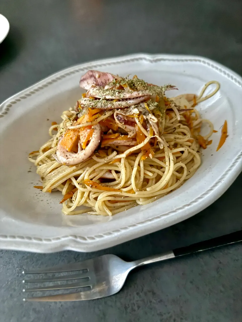 スルメイカとキノコの和風パスタ|ちぐけんさん