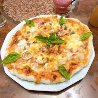 シーフードピザ、アンチョビ乗せ