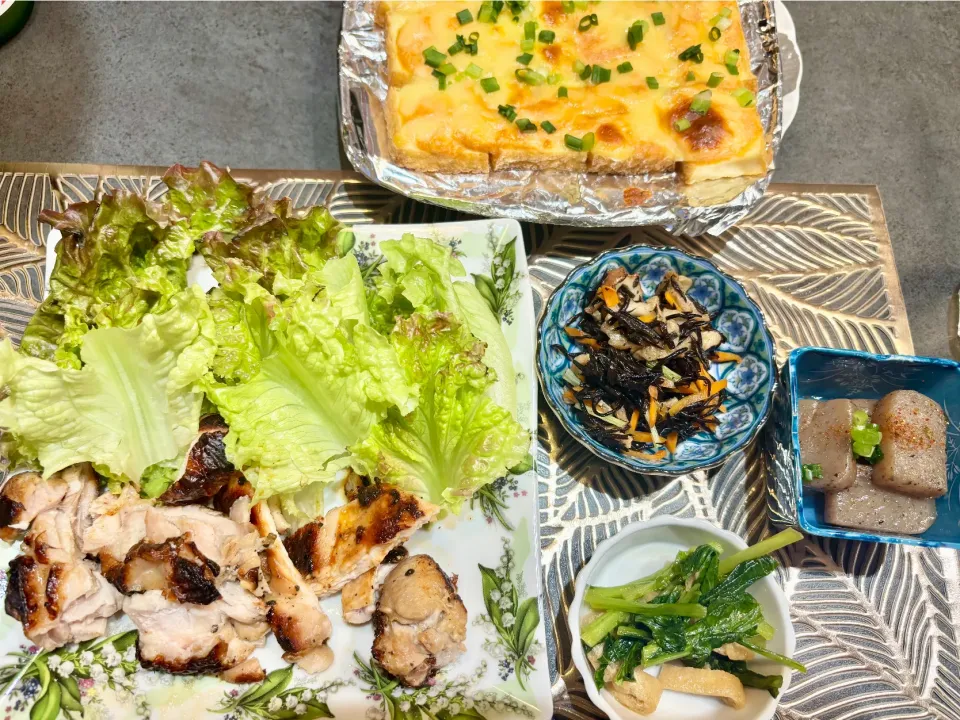 厚揚げ明太子ピザ　鶏もも肉グリル　ひじき　ピリ辛コンニャク|あつこさん