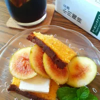 五三焼き(カステラ)の無花果サンド|fumfumさん