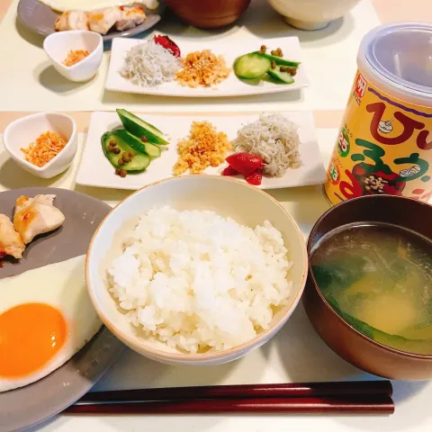 「かねさ ひいふうみそ汁 しじみ 181g」を使ってみたSnapdishの料理・レシピ写真:2025年新米を味わう昼ごはん