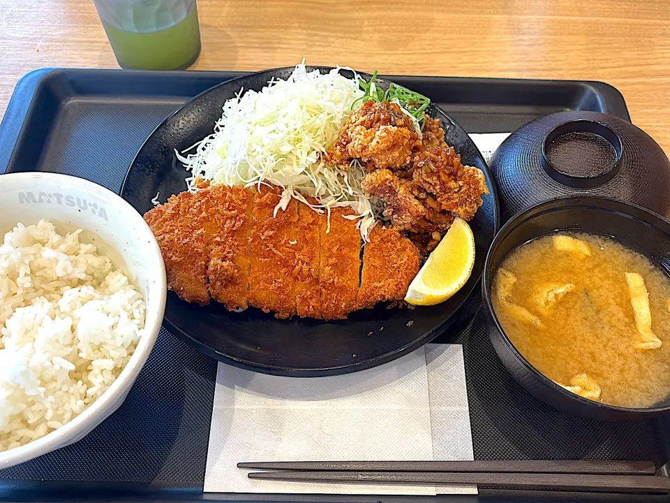 まつのや　ロースカツ&油淋鶏定食¥1170|ずおとんさん