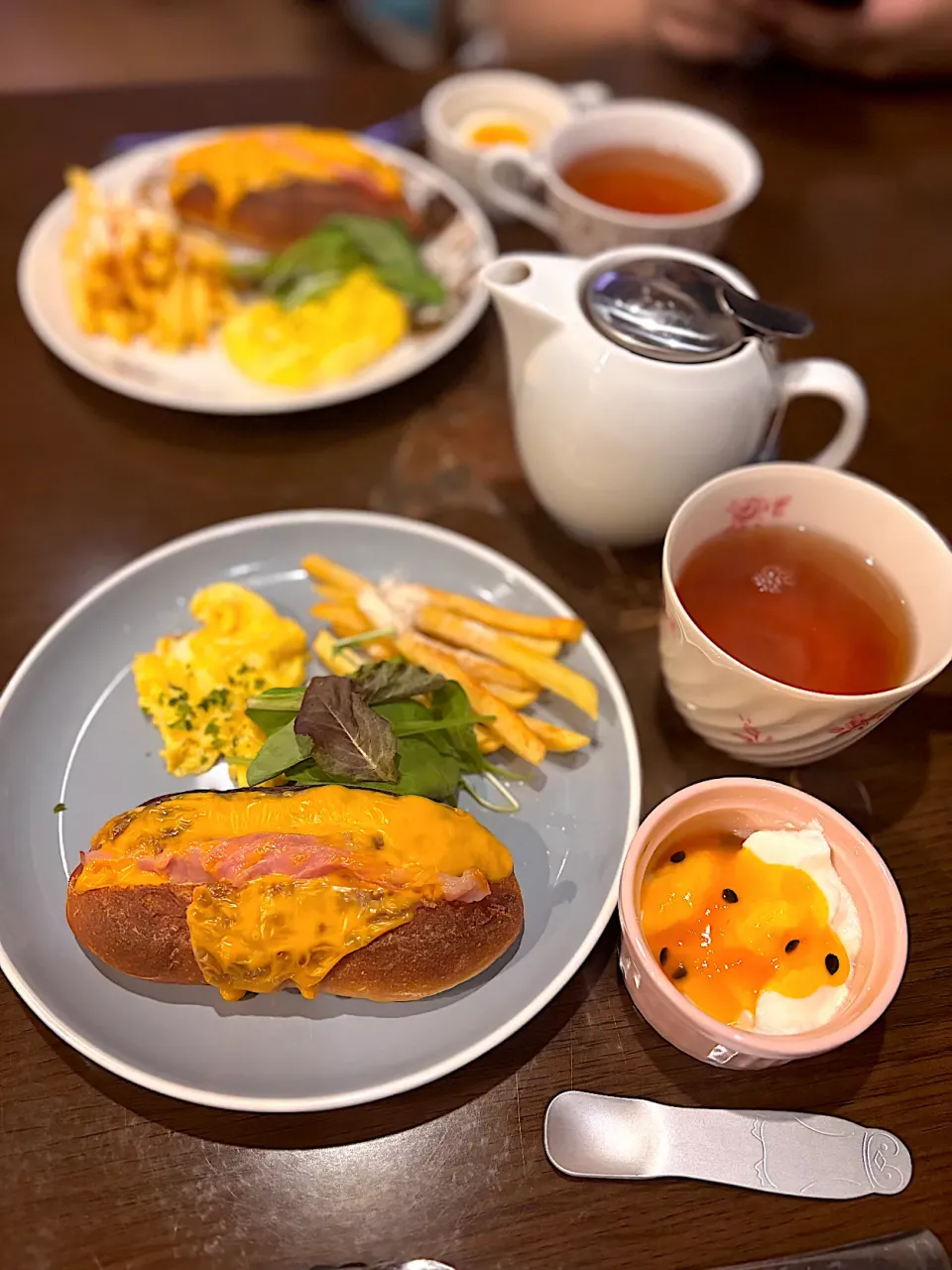 スクランブルエッグ　フレンチフライ　ソフトフランスの生ハムチーズトースト　ヨーグルト　アールグレイティー|ch＊K*∀o(^^*)♪さん