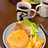 米粉のパンケーキ　チーズ　生ハム　フレンチフライ　コーヒー|ch＊K*∀o(^^*)♪さん