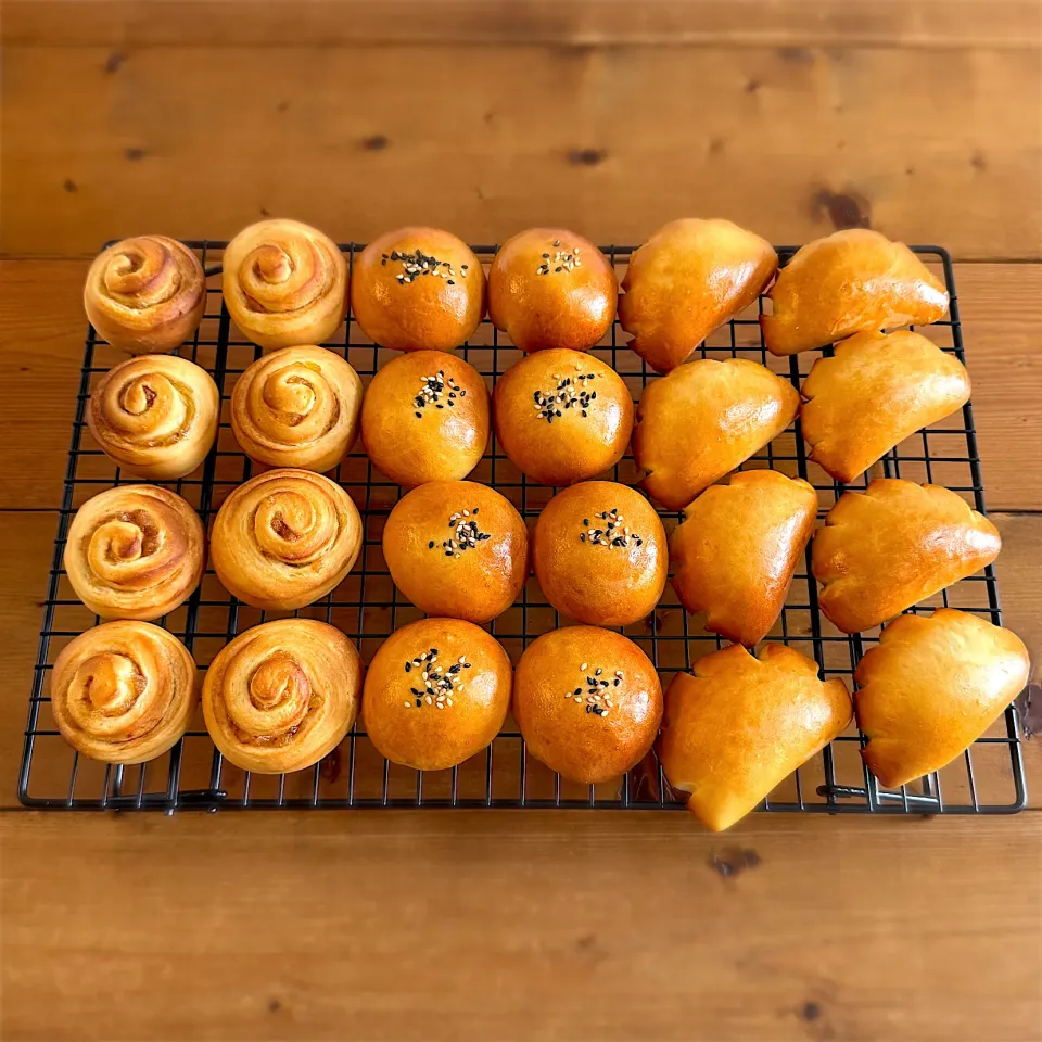 シナモンロール、あんぱん、クリームパン♪|ましてさん