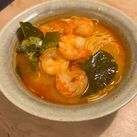 エビたっぷりトムヤンクンヌードル|すずさん