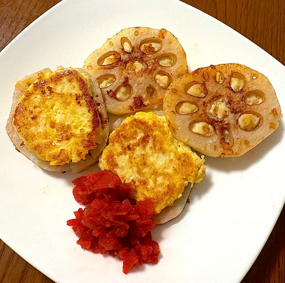 鶏挽きレンコン焼き★カリカリ梅ソース|keroriヽ(´▽｀)/さん