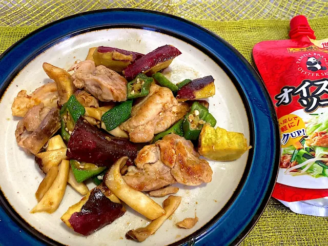 Snapdishの料理・レシピ写真:初秋の野菜と鶏のオイスター炒め｜王道？それとも新感覚？【李錦記 オイスターソース党】が「伝統派」と「革新派」に分裂！あなたの一票は？