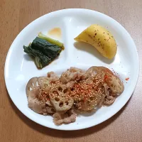 小松菜のお浸し、バナナ、レンコンと豚バラ肉のきんぴら|ナナさん